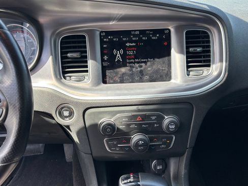 Used 2020 Dodge Charger SXT AWD/4WD image 10