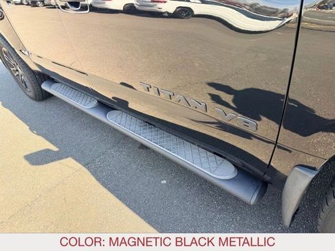 Used 2019 Nissan Titan SV w/ SV Convenience Package image 9