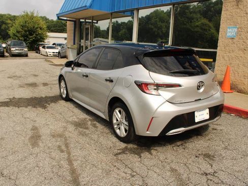 Used 2022 Toyota Corolla SE w/ SE Preferred Package FWD image 4