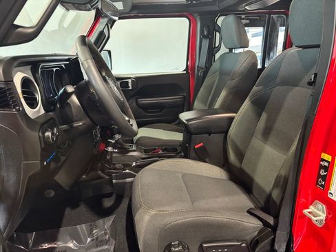 Used 2024 Jeep Wrangler Unlimited w/ Convenience Group AWD/4WD image 11