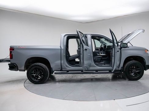 Used 2024 Chevrolet Silverado 1500 LT Trail Boss w/ Convenience Package II image 11