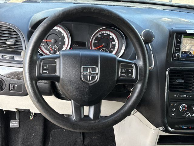 Used 2012 Dodge Grand Caravan SE FWD image 17