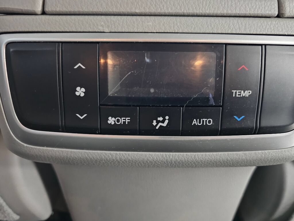Used 2018 Toyota Highlander Limited AWD/4WD image 20
