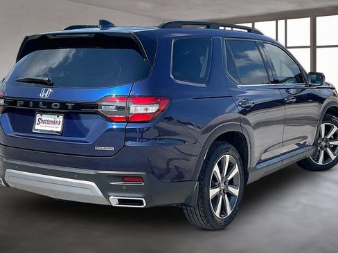 Certified 2025 Honda Pilot Touring image 6