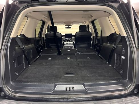 Used 2024 Ford Expedition XLT image 26