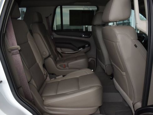 Used 2019 Chevrolet Tahoe LT AWD/4WD image 17