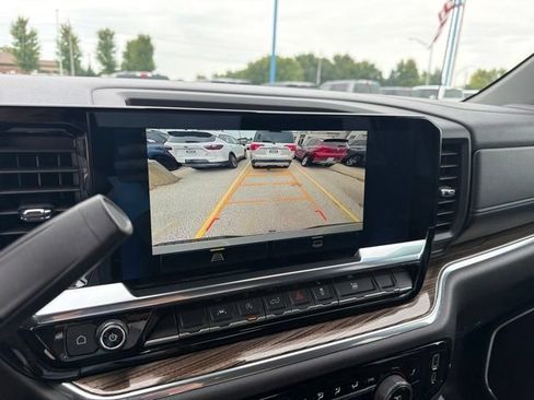 Used 2025 Chevrolet Silverado 1500 LT AWD/4WD image 33