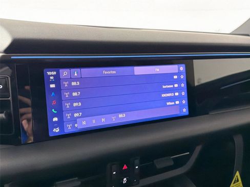 Certified 2026 Porsche Macan Electric RWD image 21