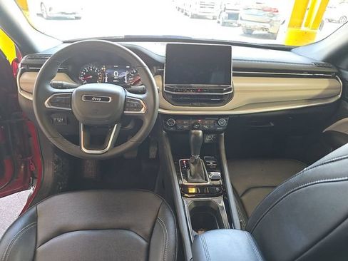 Used 2025 Jeep Compass Limited AWD/4WD image 8