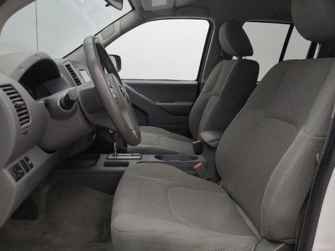 Used 2018 Nissan Frontier SV image 17