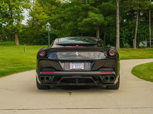 Used 2019 Ferrari Portofino RWD image 6