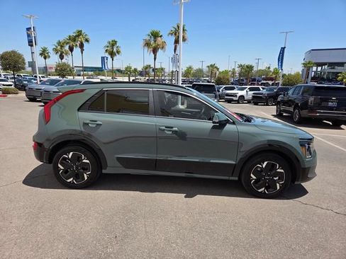 Used 2026 Kia Niro Wind w/ Wind Preserve Package FWD image 7