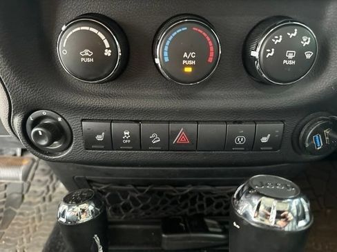 Used 2017 Jeep Wrangler Unlimited Sport AWD/4WD image 15