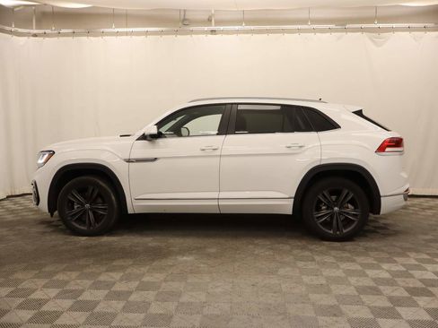Used 2021 Volkswagen Atlas Cross Sport SE FWD image 2