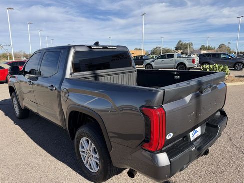 Used 2022 Toyota Tundra SR5 w/ SR5 Premium Package image 4
