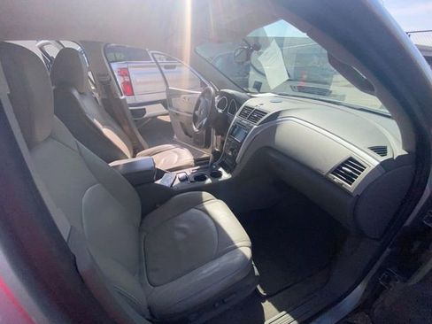 Used 2011 Chevrolet Traverse LT w/ Personal Connectivity Package FWD image 31