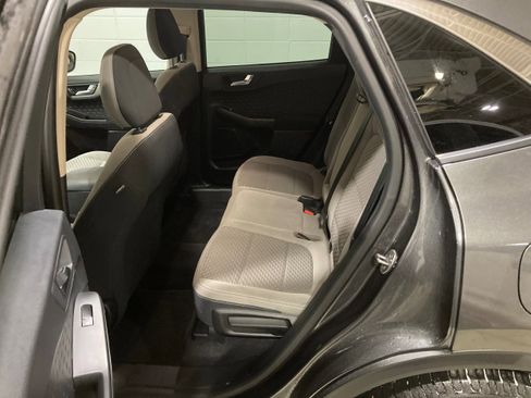Used 2020 Ford Escape SE image 15