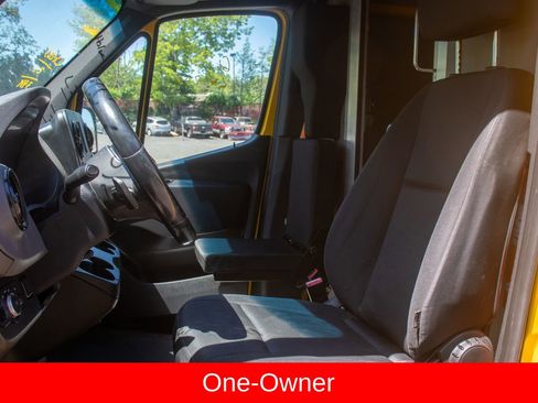 Used 2021 Mercedes-Benz Sprinter 2500 image 13