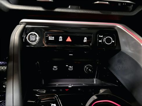 Certified 2025 Audi Q5 Premium w/ Convenience Package AWD/4WD image 33