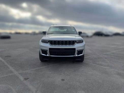 New 2025 Jeep Grand Cherokee L Limited image 2