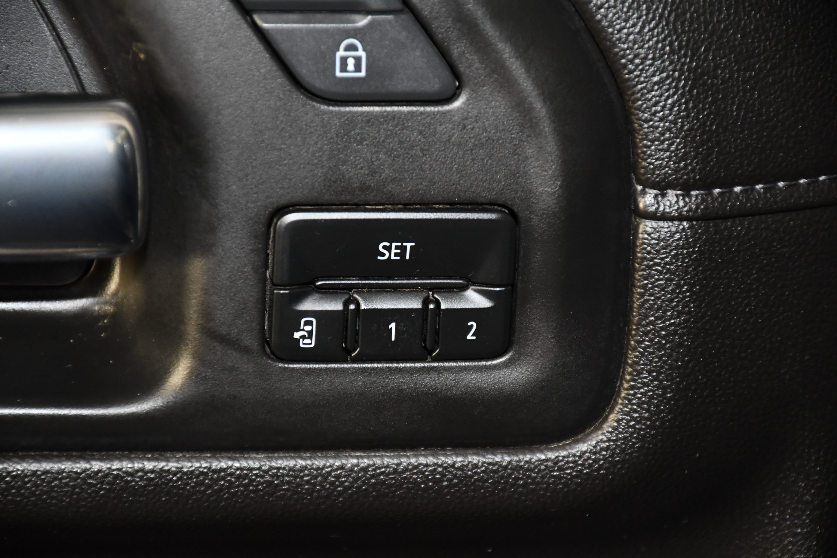 Used 2022 Chevrolet Silverado 3500 High Country w/ Safety Package II AWD/4WD image 37