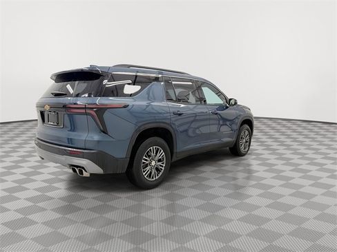 Certified 2025 Chevrolet Traverse LT image 10