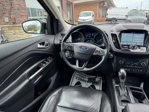 Used 2019 Ford Escape Titanium image 40