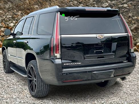 Used 2017 Cadillac Escalade Premium Luxury w/ LPO, Radiant Package image 11