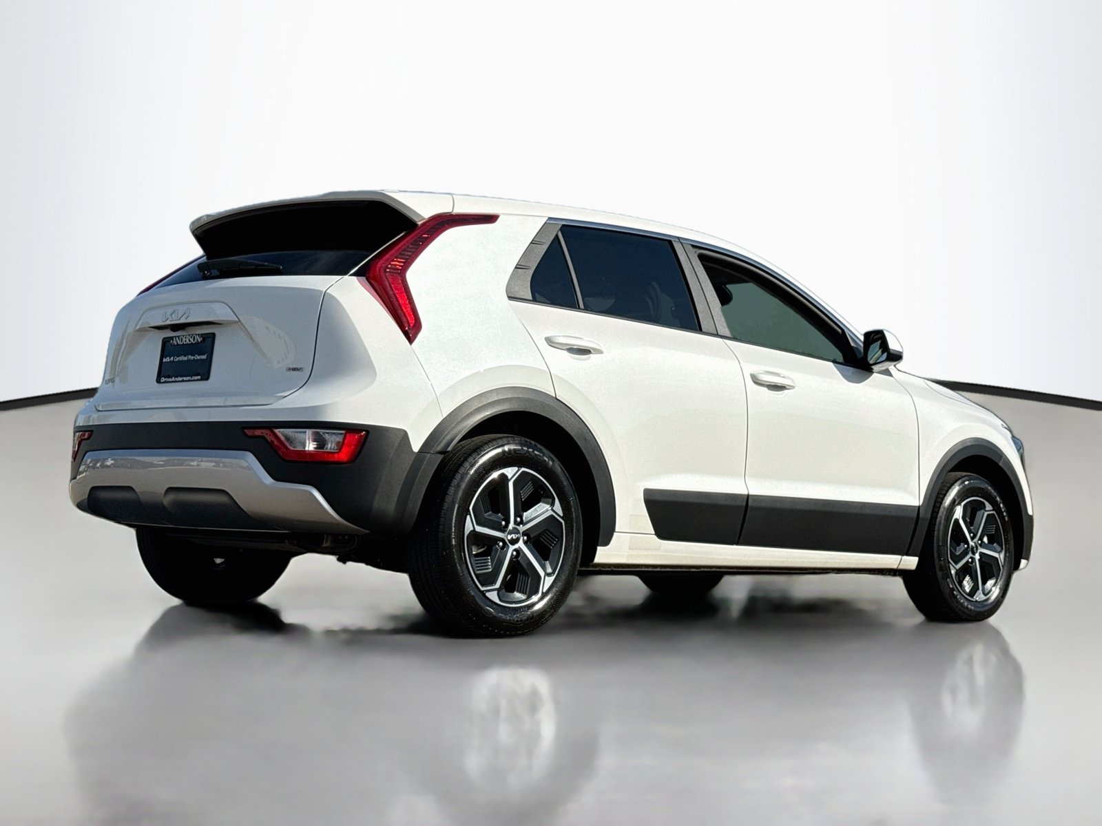 Used 2024 Kia Niro LX FWD image 7