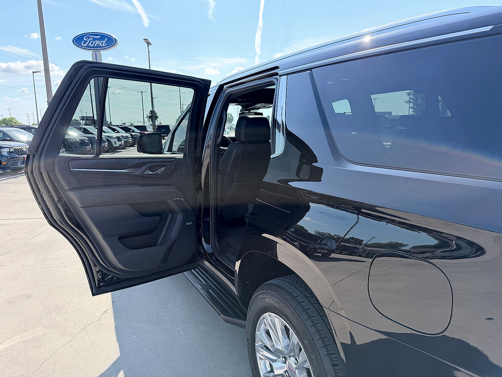 Used 2024 GMC Yukon Denali AWD/4WD image 22