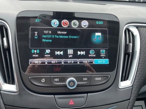 Used 2018 Chevrolet Malibu LT image 15