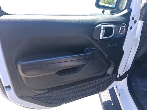 Used 2022 Jeep Wrangler Unlimited Sport AWD/4WD image 11