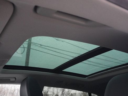 Used 2023 Audi Q8 Premium image 20