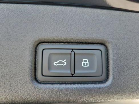 New 2025 Audi Q5 Premium image 16