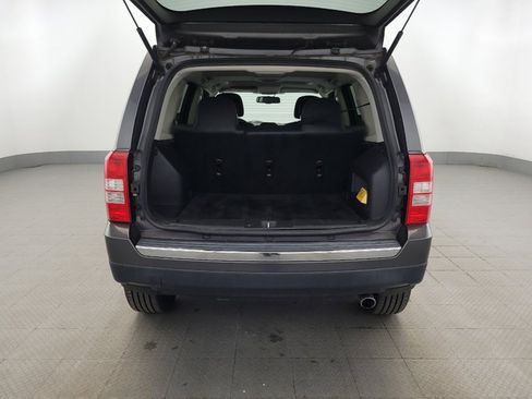 Used 2016 Jeep Patriot High Altitude AWD/4WD image 29