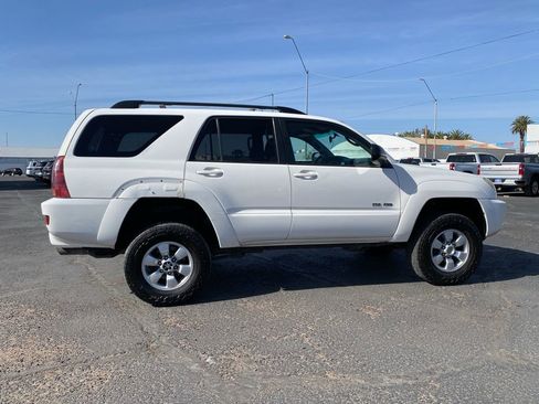 Used 2004 Toyota 4Runner SR5 AWD/4WD image 5