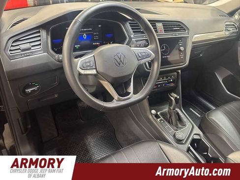 Used 2022 Volkswagen Tiguan SE image 10