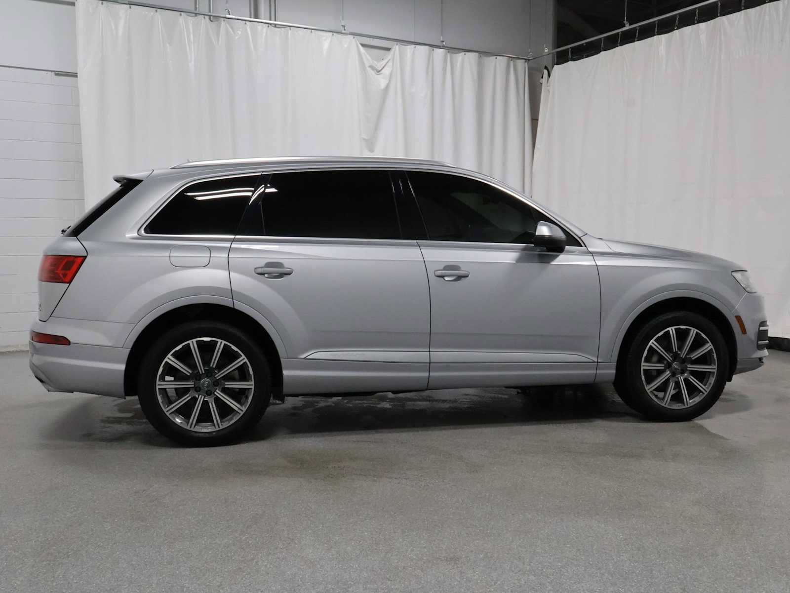 Used 2017 Audi Q7 3.0T Premium Plus w/ Premium Plus Package AWD/4WD image 10