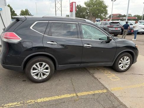 Used 2016 Nissan Rogue SV AWD/4WD image 3
