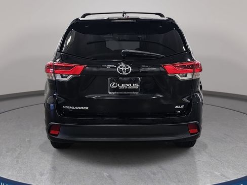 Used 2017 Toyota Highlander XLE FWD image 7