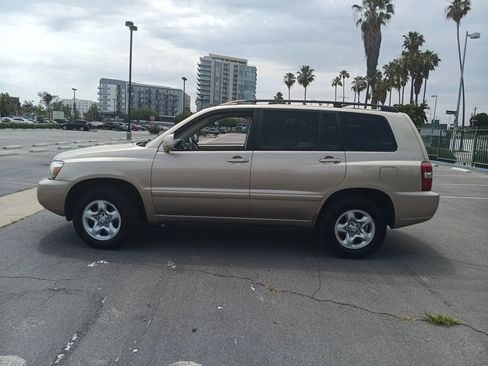 Used 2004 Toyota Highlander 4WD V6 image 5