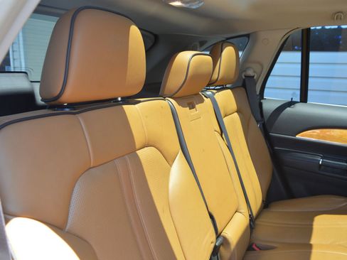 Used 2011 Lincoln MKX AWD w/ 102A Rapid Spec Order Code image 23