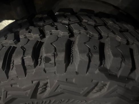 Used 2004 HUMMER H2 w/ Chrome Appearance Package image 11