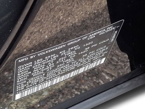 Used 2025 Volkswagen Atlas SE image 26