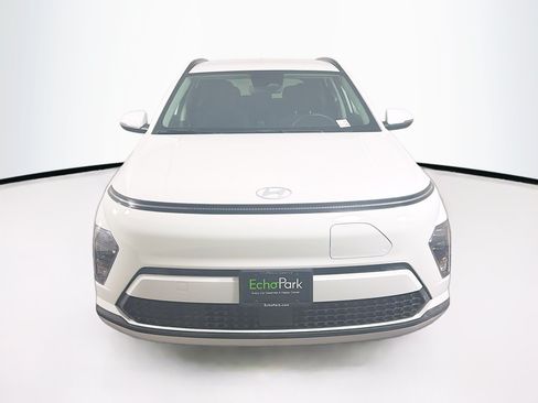 Used 2024 Hyundai Kona SEL FWD image 2