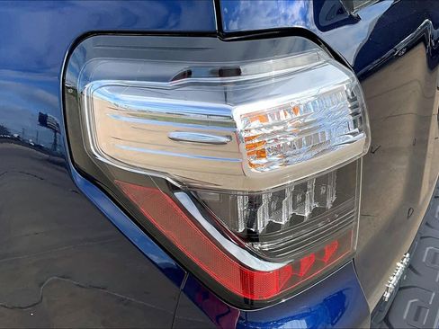 Used 2022 Toyota 4Runner TRD Off-Road image 27