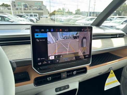 New 2025 Volkswagen ID. Buzz Pro S Plus image 26