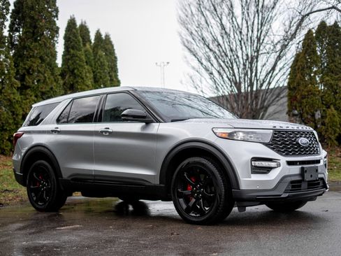 Used 2022 Ford Explorer ST w/ Equipment Group 401A image 3