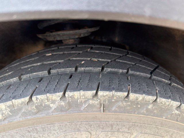 Used 2022 Ford Explorer XLT AWD/4WD image 5