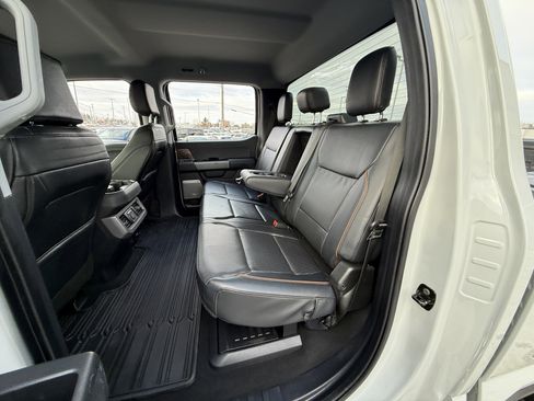 Used 2025 Ford F450 Lariat w/ FX4 Off-Road Package image 25